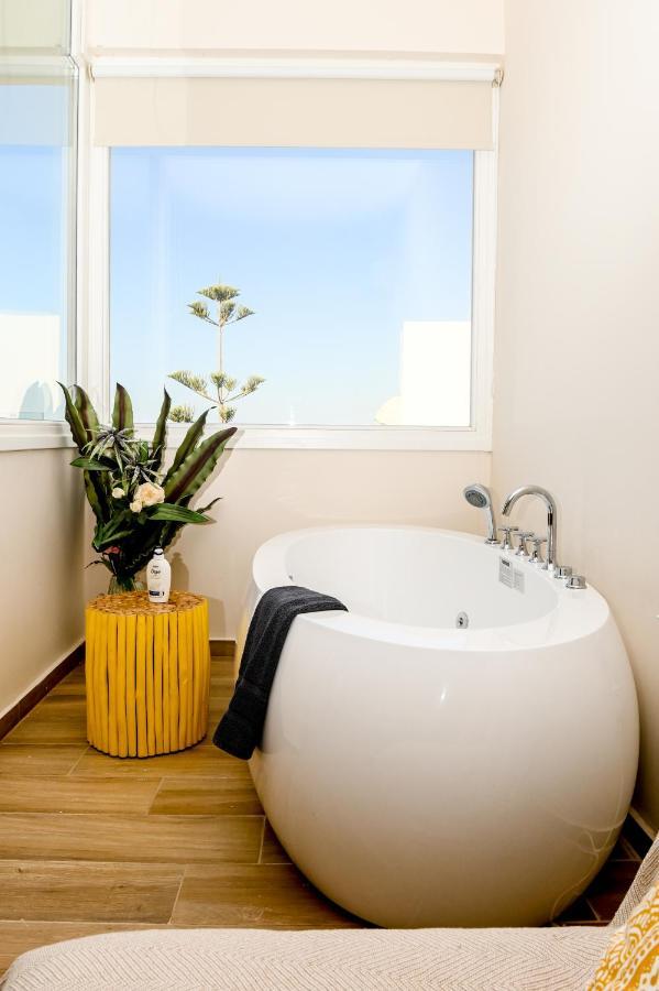 Residence By Georgia Studios ฟิรา ภายนอก รูปภาพ